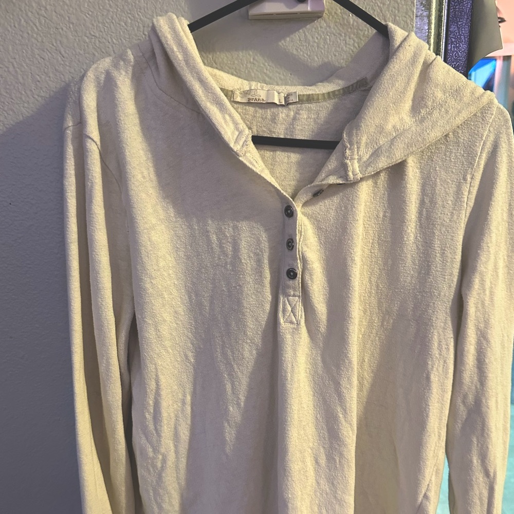 Women’s Prana pullover sweater with hood, large